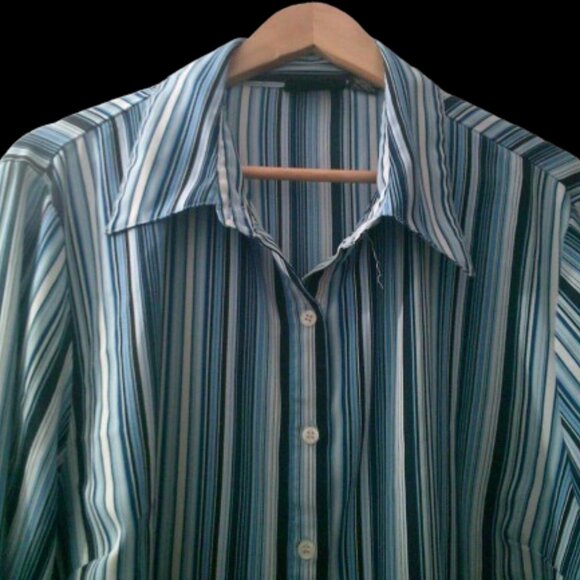 Maggie Barnes Size 2X Button down Blouse Plus Size Blouse (imperfect) - Picture 7 of 8